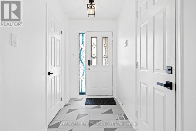 Building Photo - 7 Furlong Crescent