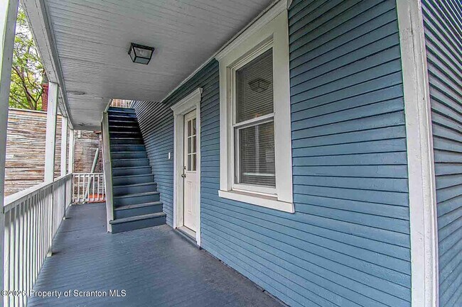 Foto del edificio - 815 Monroe Ave