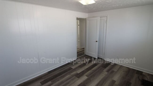 Building Photo - 1282 Highland Dr