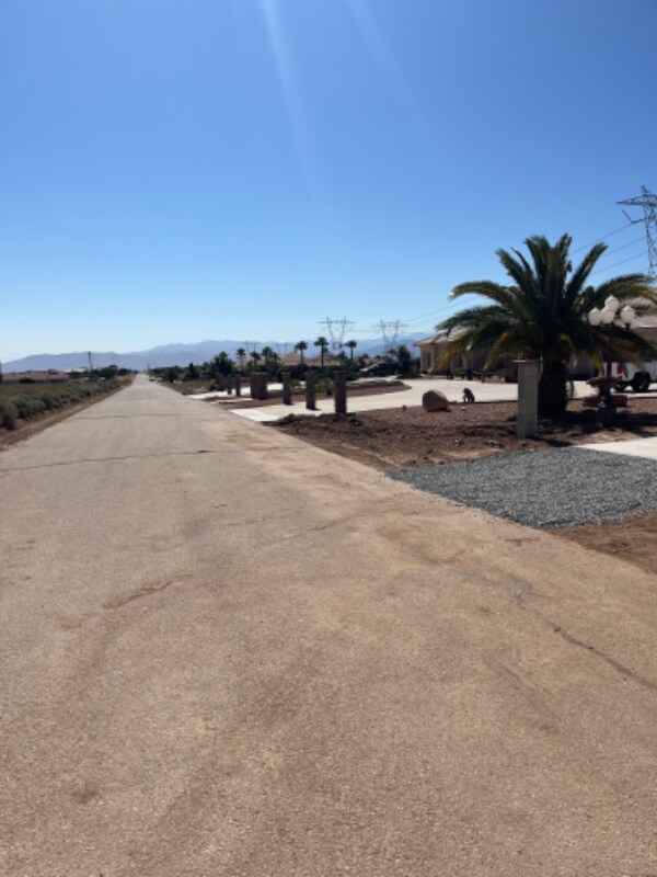 12327 Farmington St Unit 3, Hesperia, CA 92344 Room for Rent in Hesperia, CA