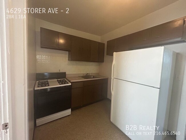 Building Photo - Spacious 2-Bedroom Multi-Family Home – Per...