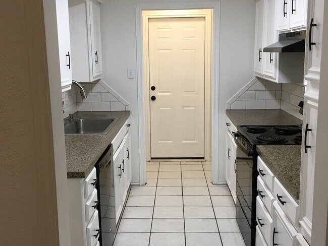 Foto del edificio - 4926 64th St