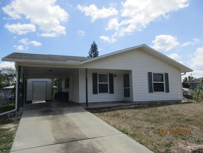 Foto del edificio - Single Family Home in Fort Myers 3BR 1BA