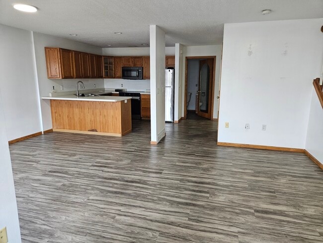 Foto del edificio - 5670 Gables Dr