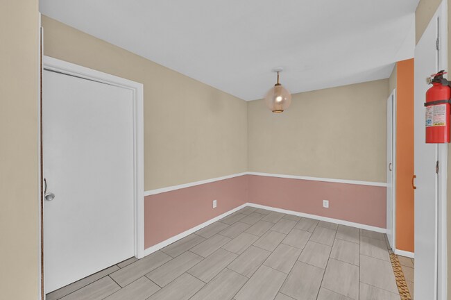 Building Photo - 9616 Kapri Ln
