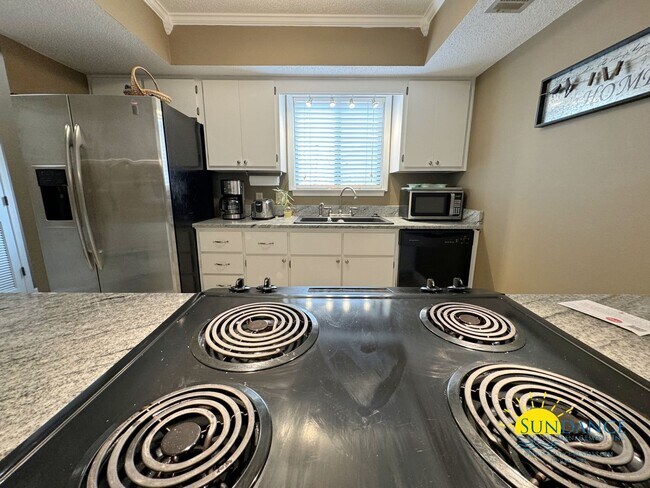 Building Photo - Furnished Townhome in Central Fort Walton ...