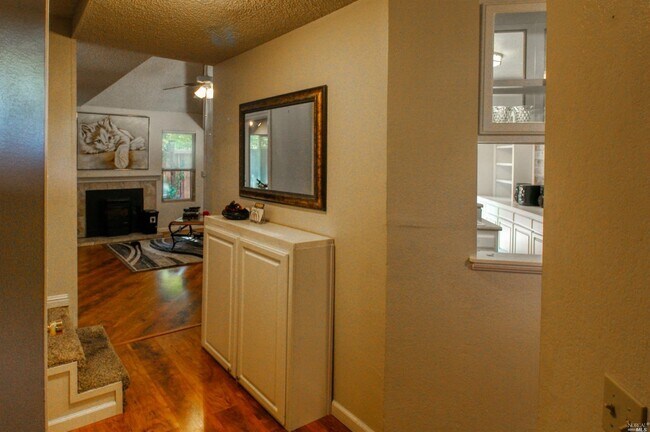 Building Photo - 682 Racquet Club Cir