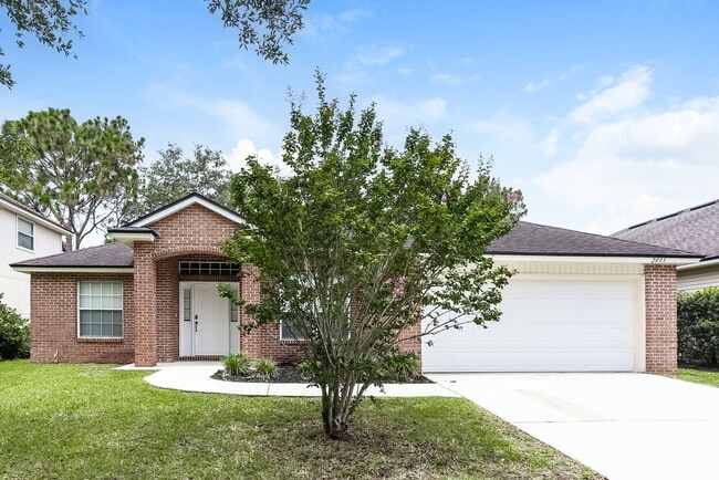 Building Photo - 2995 Thorncrest Dr