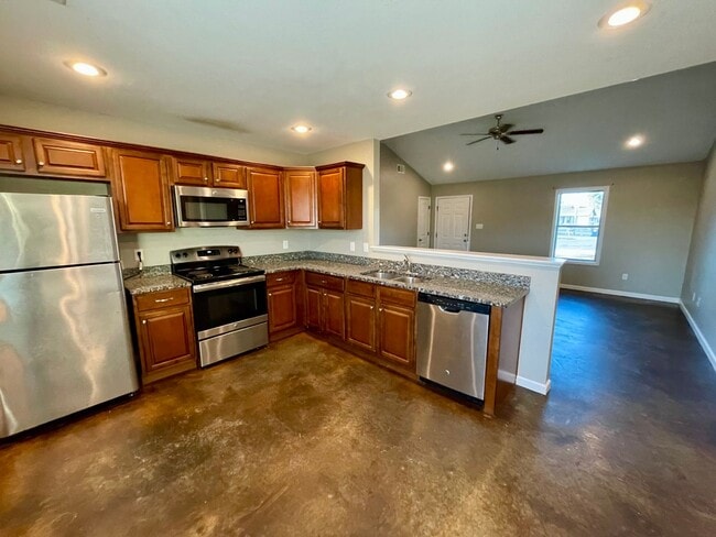 Building Photo - 1730 Tara Dr