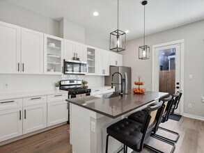 Building Photo - 8411 Berry Brush Ln