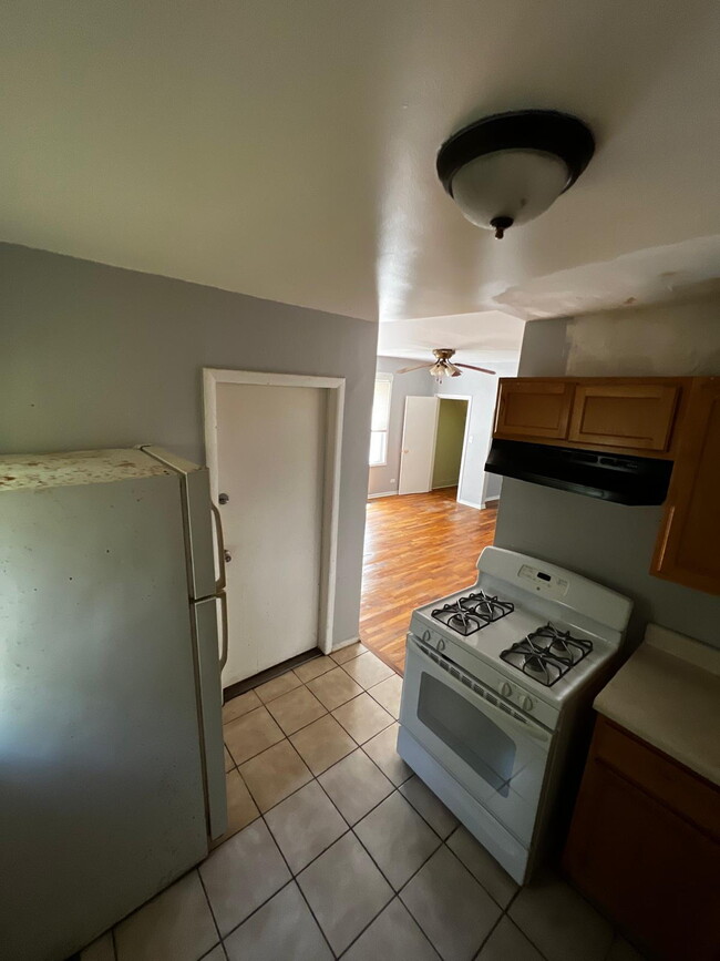 Building Photo - Affordable 2BR/1BA Apartment