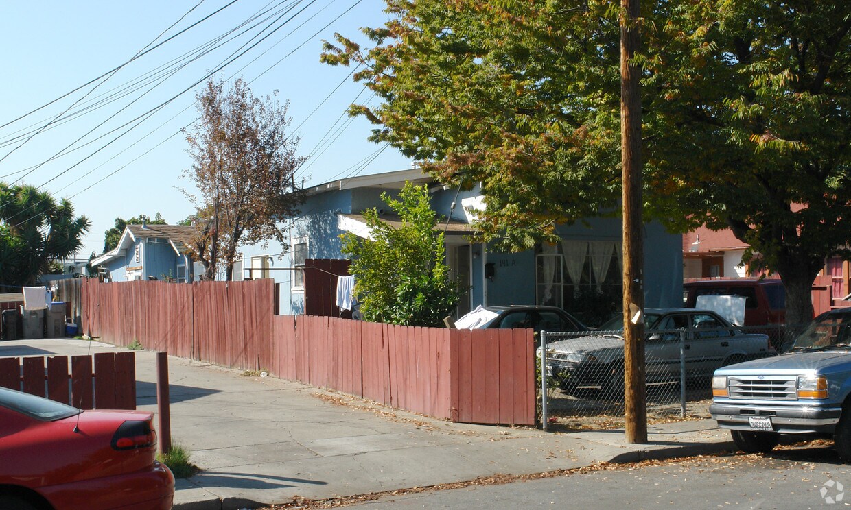 Primary Photo - 141 Heller Pl
