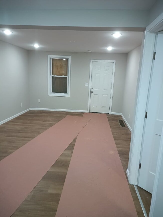 Building Photo - 1115 Dudley Ave