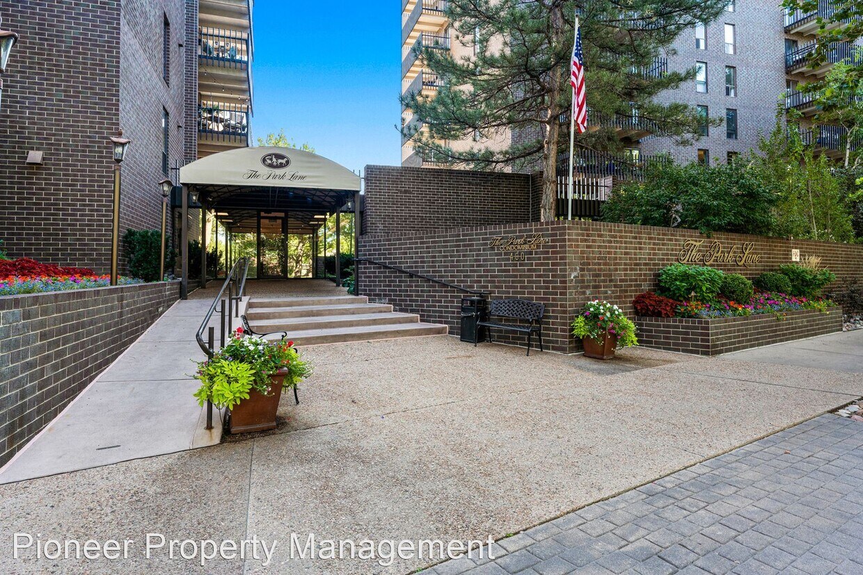 Primary Photo - 2 br, 2 bath House - 460 S Marion Pkwy #801C