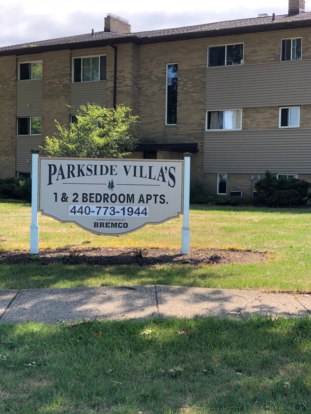 Primary Photo - Parkside Villas