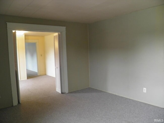 Building Photo - 420 1/2 W 2nd Street Unit 2W