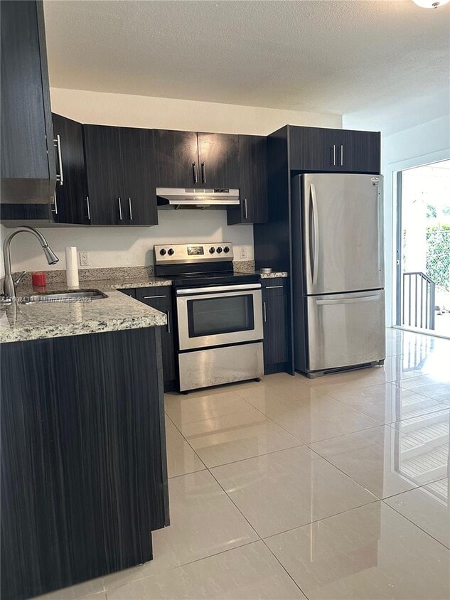 Foto principal - 1885 NW 93rd St