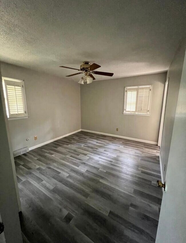 Building Photo - 14 Lynn Haven Dr