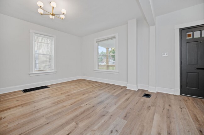 Foto del edificio - 5104 Kenwood Rd