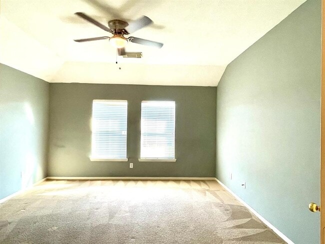 Building Photo - 10718 Goldfinch Rd