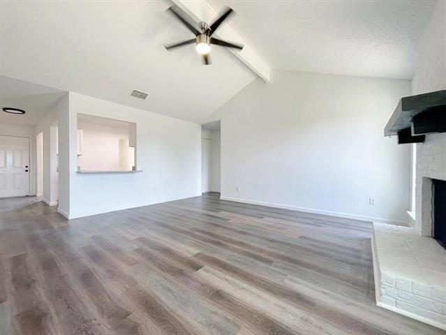 Foto del edificio - 7216 Ridge Rd W