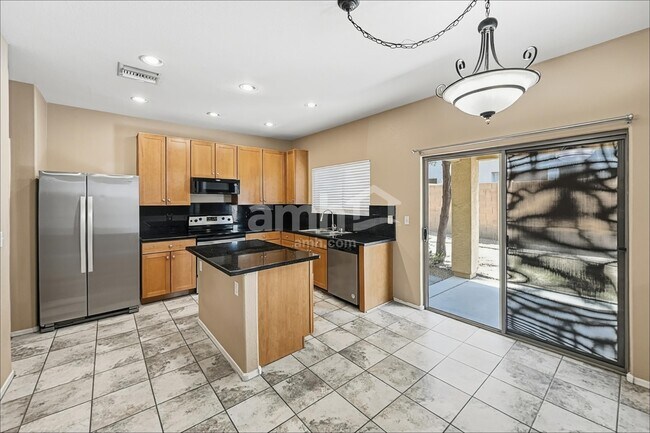 Foto del edificio - 8462 E Lindner Ave