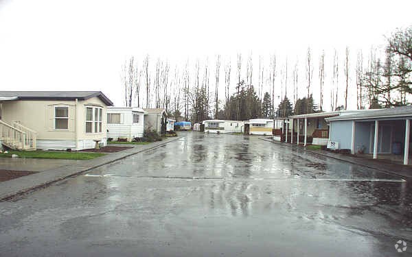 Foto del edificio - Whispering Poplars