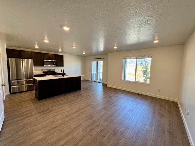 Building Photo - 4334 N Buckstone Wy