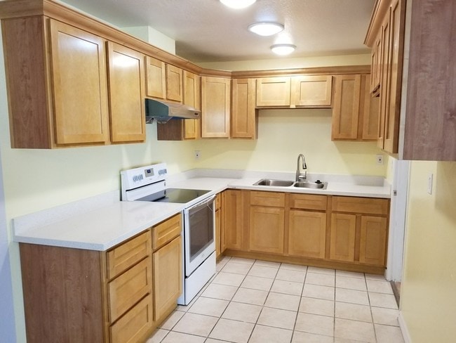 Building Photo - 137 E Trident Dr