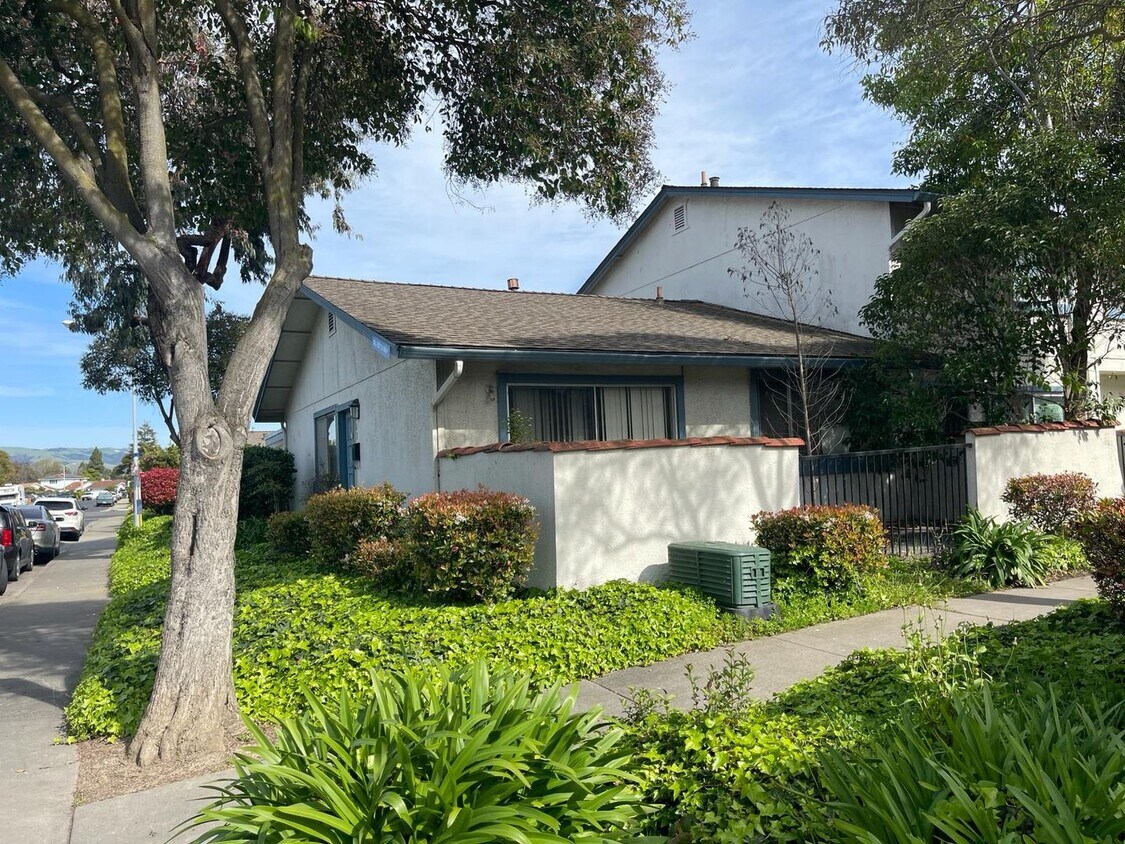 4402 Bel Estos Way, Union City, CA 94587 Townhome Rentals in Union
