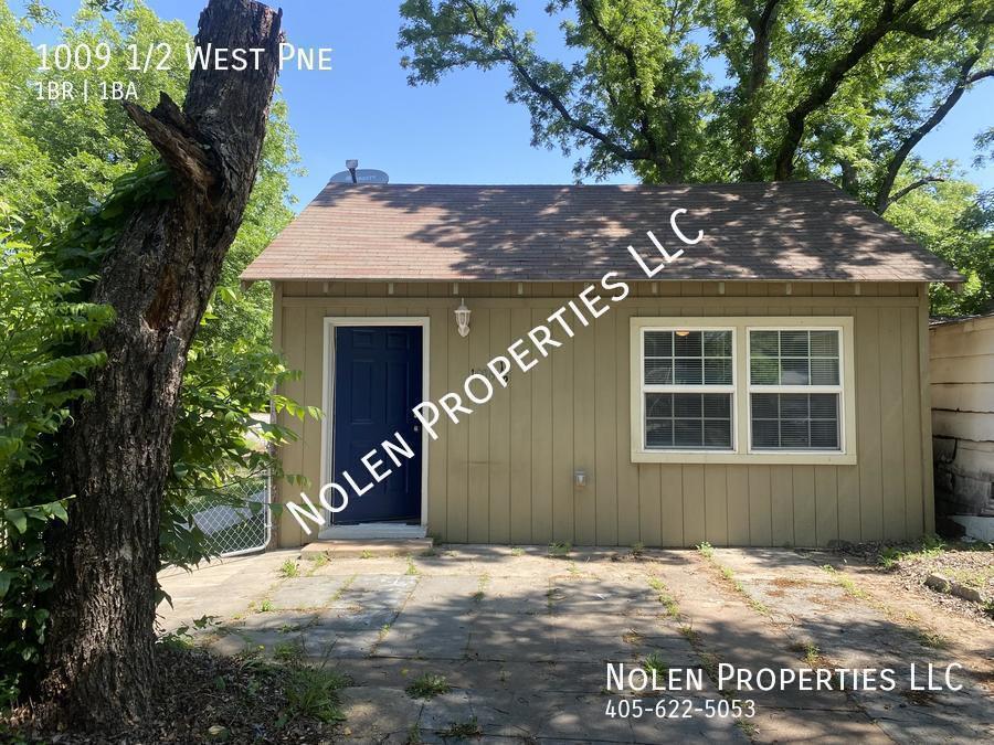 Primary Photo - 1009 1/2 West Pne-