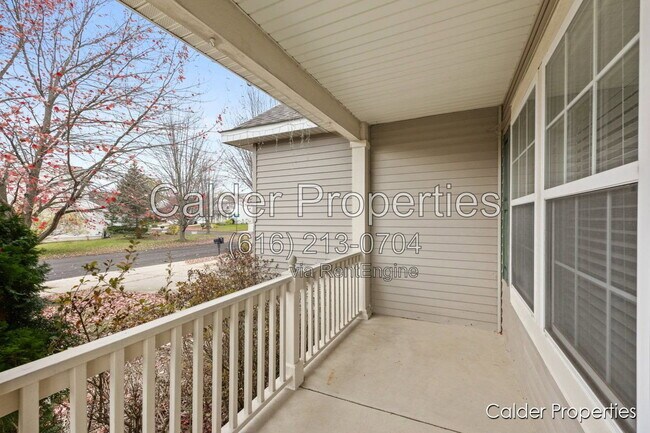 Foto del edificio - 5686 E Falling Leaf Dr SE