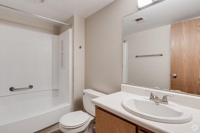 1BR, 1BA - 708 SF - Cedar Trail Apartments