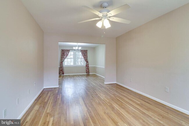 Foto del edificio - 3227 Dunster Ct