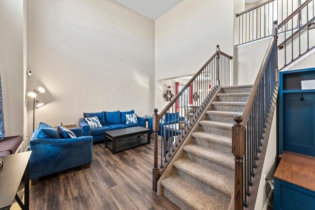 Foto del edificio - Beautiful 5-Bedroom, 4-Bathroom Home with ...
