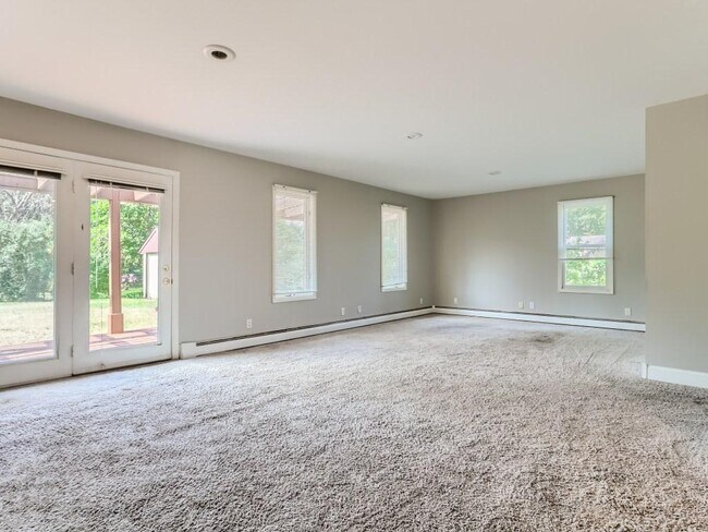 Foto del edificio - 215 E Old Shakopee Rd