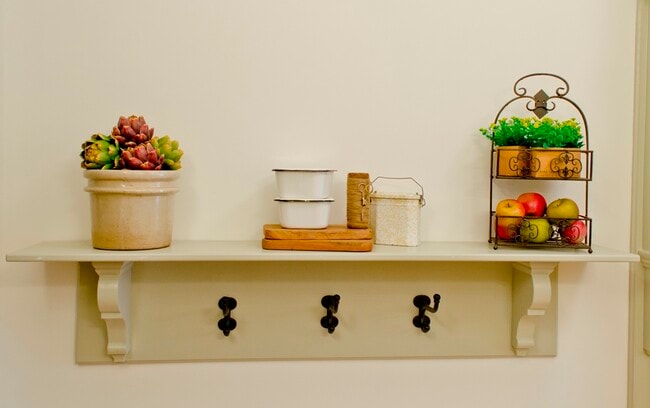 Building Photo - 29 E Main St