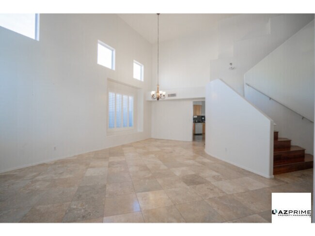 Foto del edificio - Live large in this Gorgeous 4/3 Unfurnishe...