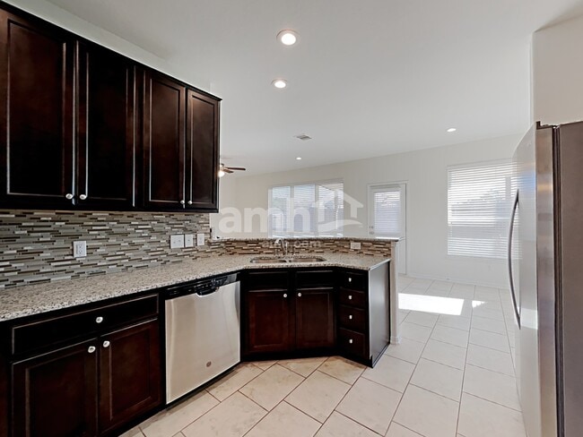 Building Photo - 16706 E Whimbrel Cir