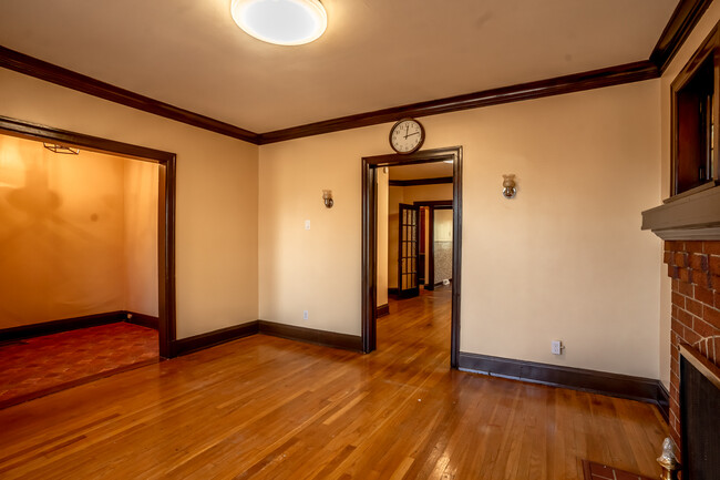 Living room - 3449 Klocke St