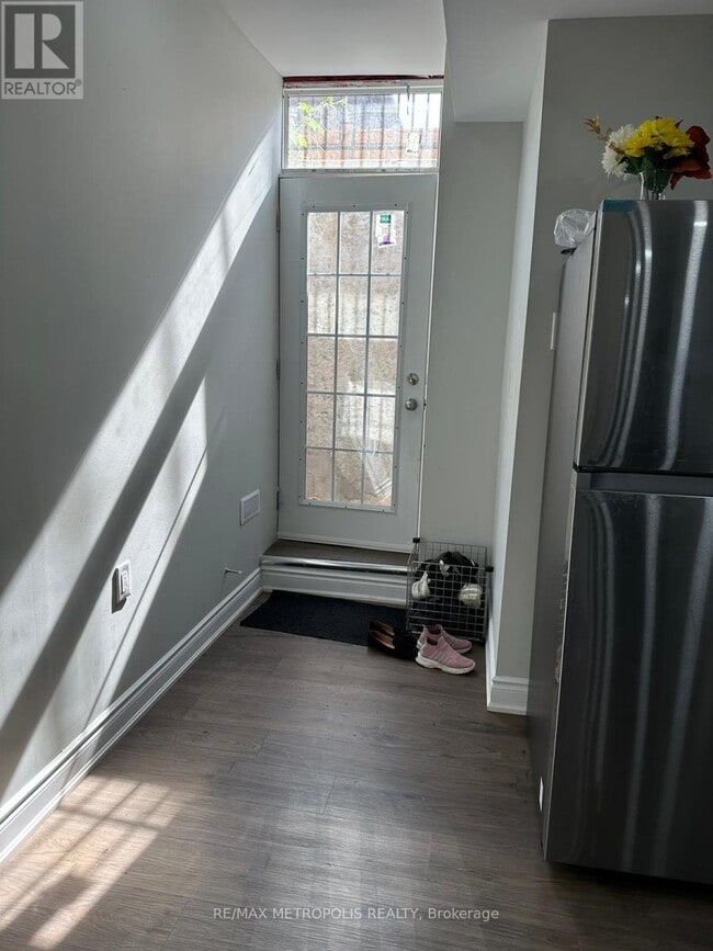 Building Photo - 31 Elverton Cres