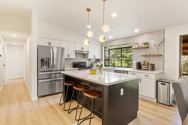 Foto del edificio - 14808 11th Pl W