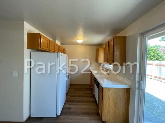 Building Photo - 4318 S Alder St