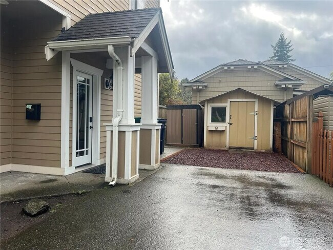 Foto del edificio - 1854 Hillcrest Ave