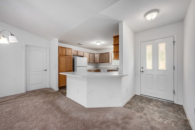 Building Photo - 1329 Paradise Dr