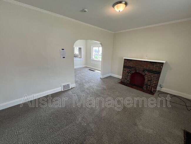 Foto del edificio - 3361 W 84th St