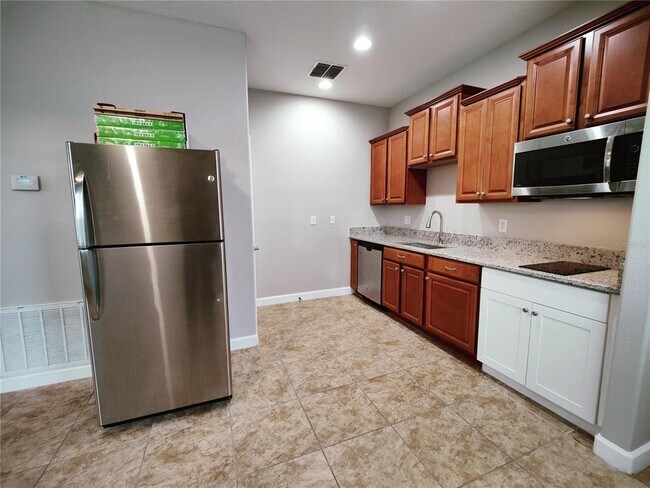 Building Photo - 1806 Thetford Cir