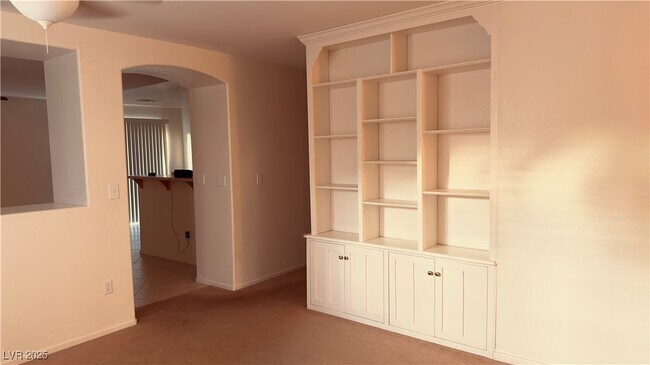 Foto del edificio - 1576 Comfort Hills St