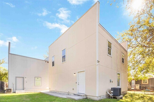 Foto del edificio - 4711 Sayers St