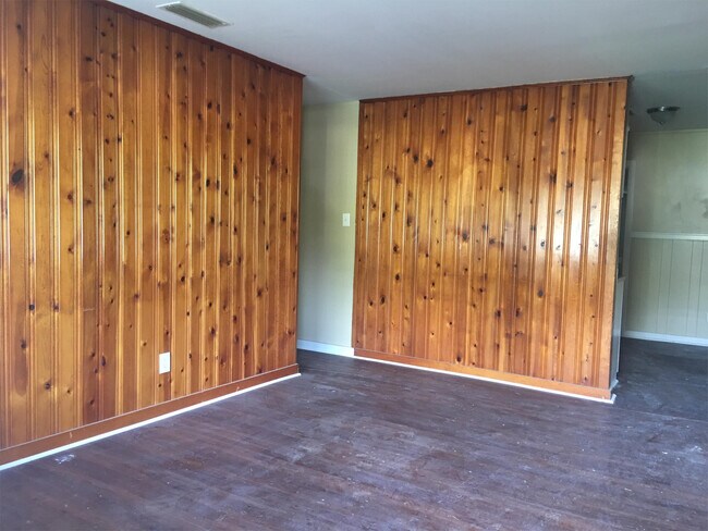 Foto del edificio - 2415 Club House Rd